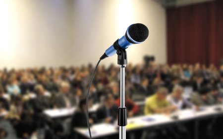 Mastering Public Speaking: Guide to Confident Communication