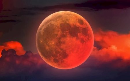 Blood Moon 2025: Stunning Total Lunar Eclipse Turns Moon Red Worldwide