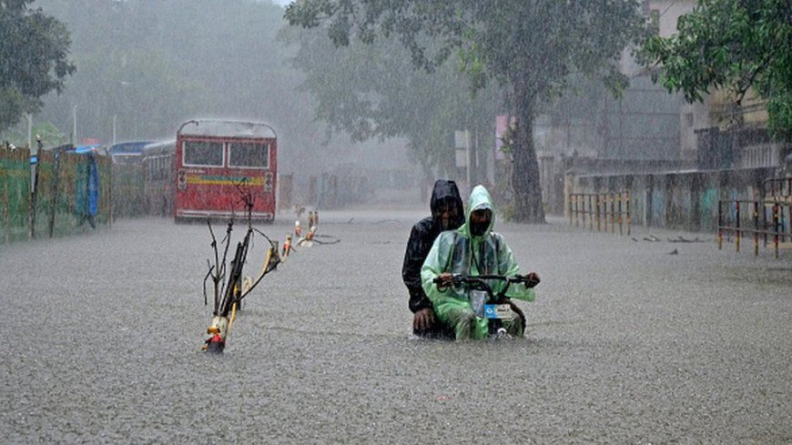 Heavy Rains in Mumbai: IMD Issues Orange Alert, Waterlogging Disrupts City Life