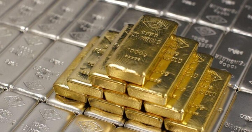 Gold Crashes 6%, Silver Falls 8%: What’s Behind the Sudden Selloff?