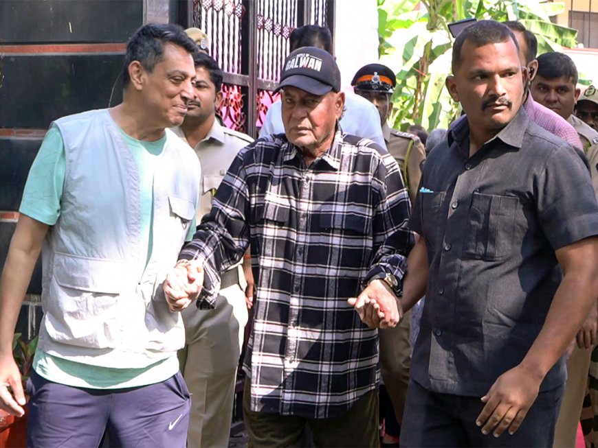 Salim Khan Admitted to Lilavati Hospital, Salman Khan Visits