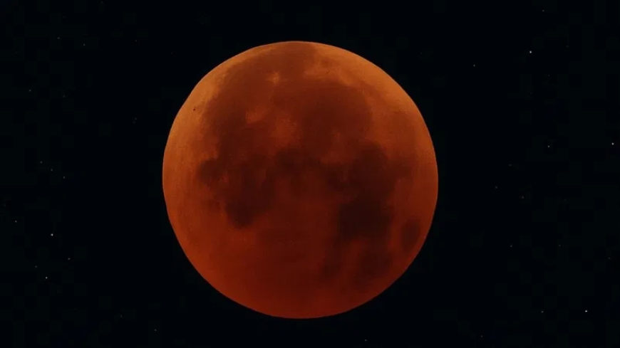 Total Lunar Eclipse 2026: Date, Time and Chandra Grahan Visibility in India