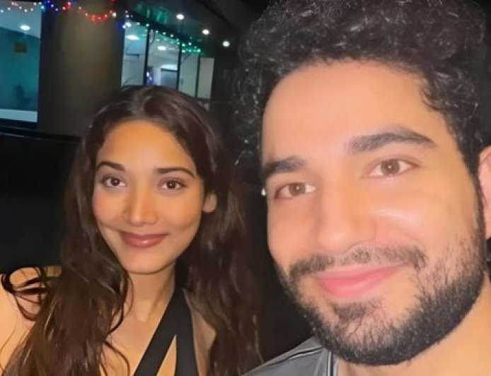 Medha Shankr Spotted With Samay Raina: Viral Paparazzi Video